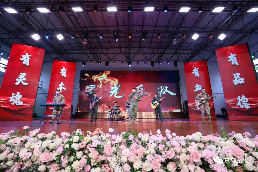 穆古鲁扎迎来七赛季出色发挥，老鹰观众热烈欢呼！